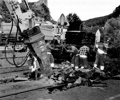 [Bahnübergangsanierung in der Thalbrücke]